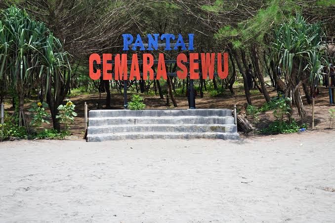 Cemara Sewu Bunton: Tempat Berkumpul Favorit Warga Cilacap